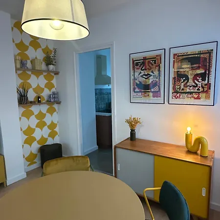 Rez-de-chaussee De Chaussee Entre Et *