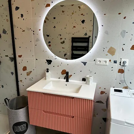 Rez-de-chaussee De Chaussee Entre Et Apartment